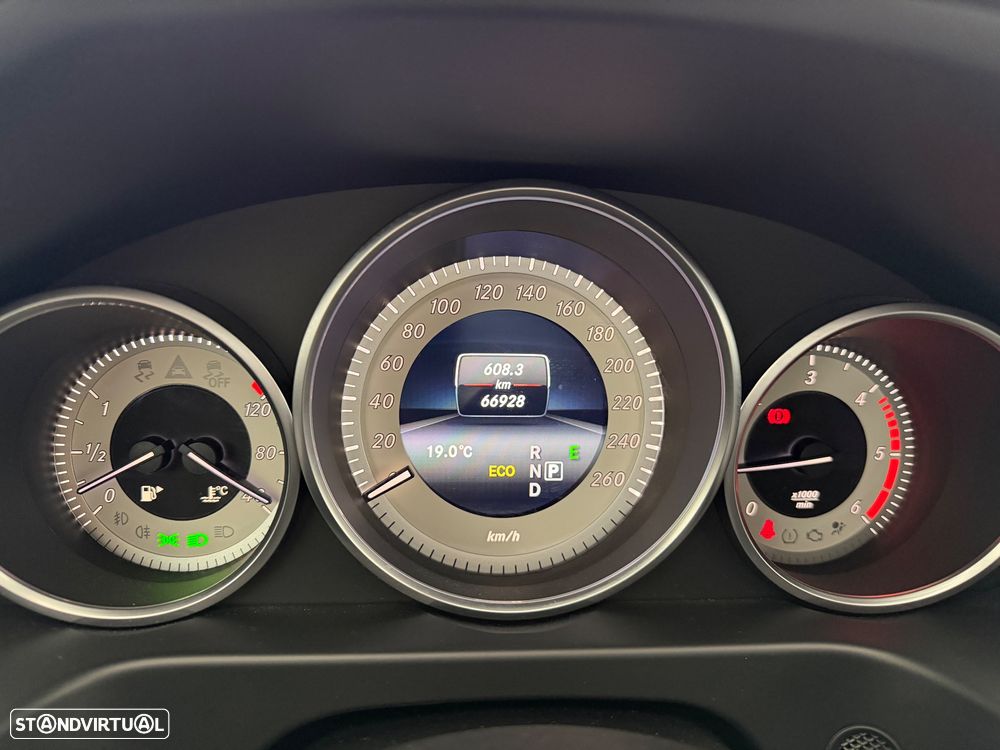 Mercedes-Benz E 250 BlueTEC 9G-TRONIC Edition - 31