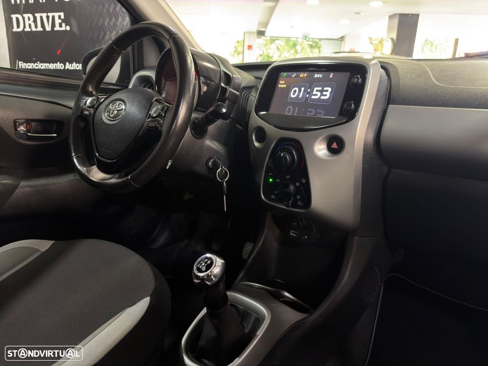 Toyota Aygo 1.0 X-Play+AC+X-Touch - 28