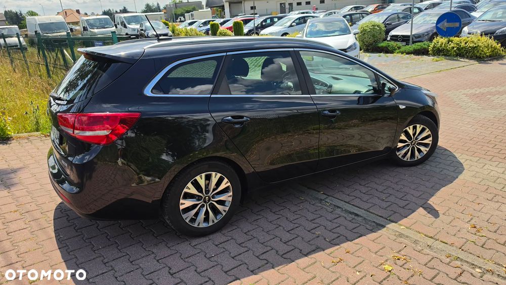 Kia Ceed 1.6 GDI Dream Team Edition - 15