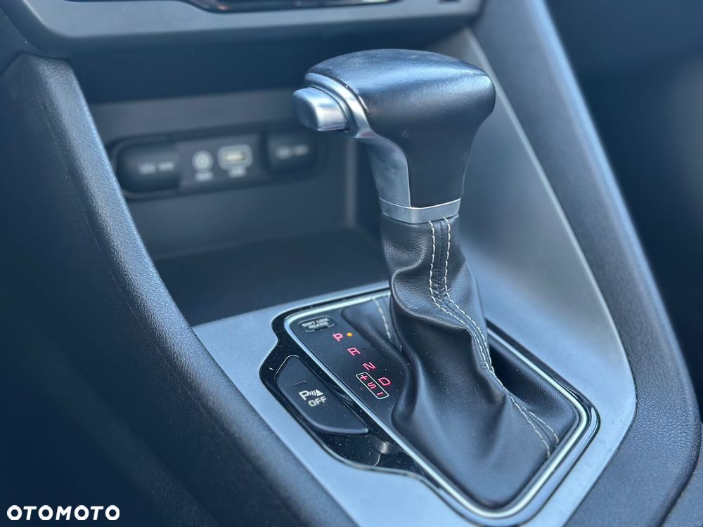 Kia Niro 1.6 GDI Hybrid Business Line - 20