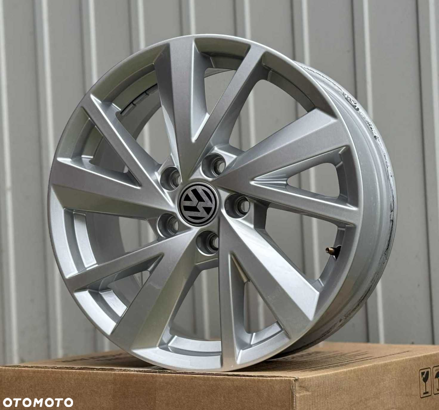 Alufelgi 5x112 r17 VW NOWE ORG Passat Jetta Touran Tiguan CC Shara 28# - 5