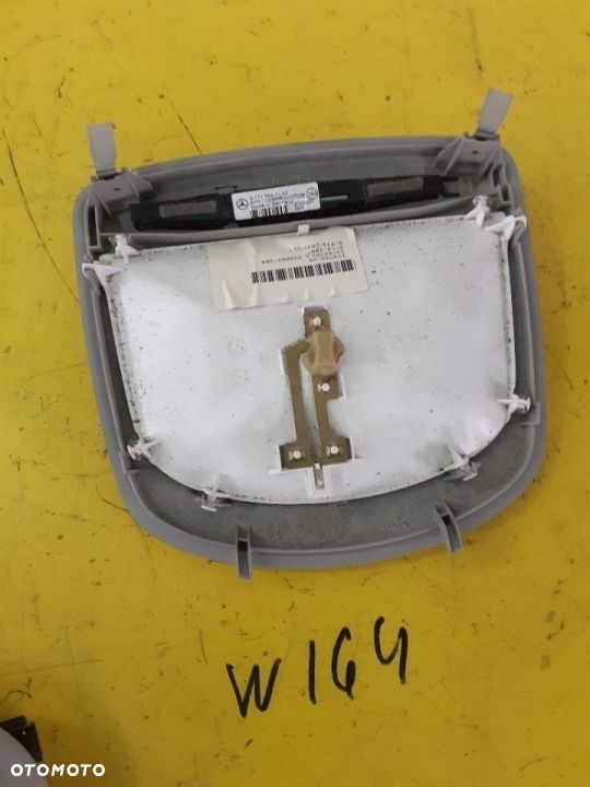 MERCEDES W164 LAMPKA OŚWIETLENIE WNĘTRZA PDC TYŁ a1715420123 - 2