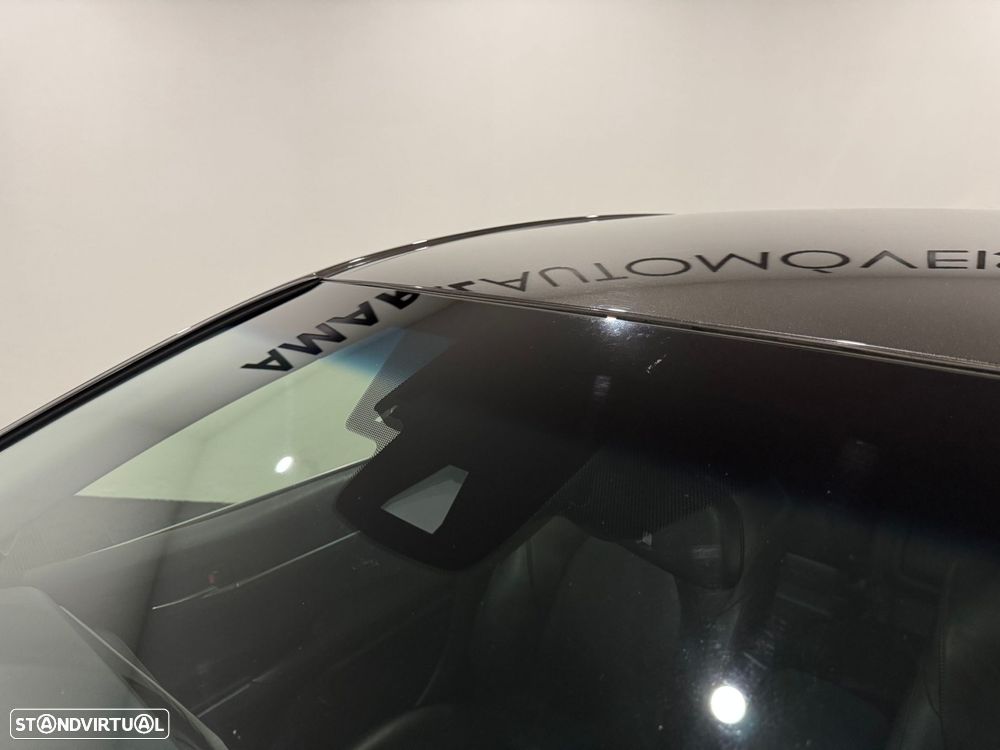 Toyota Camry 2.5 Hybrid Luxury - 16