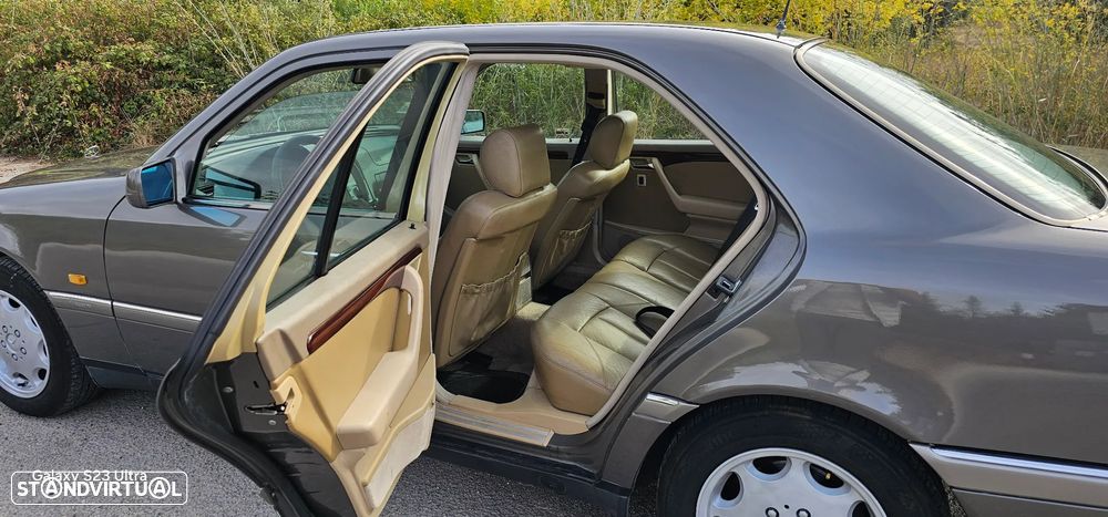 Mercedes-Benz W124 (1984-1997) 200 D - 2