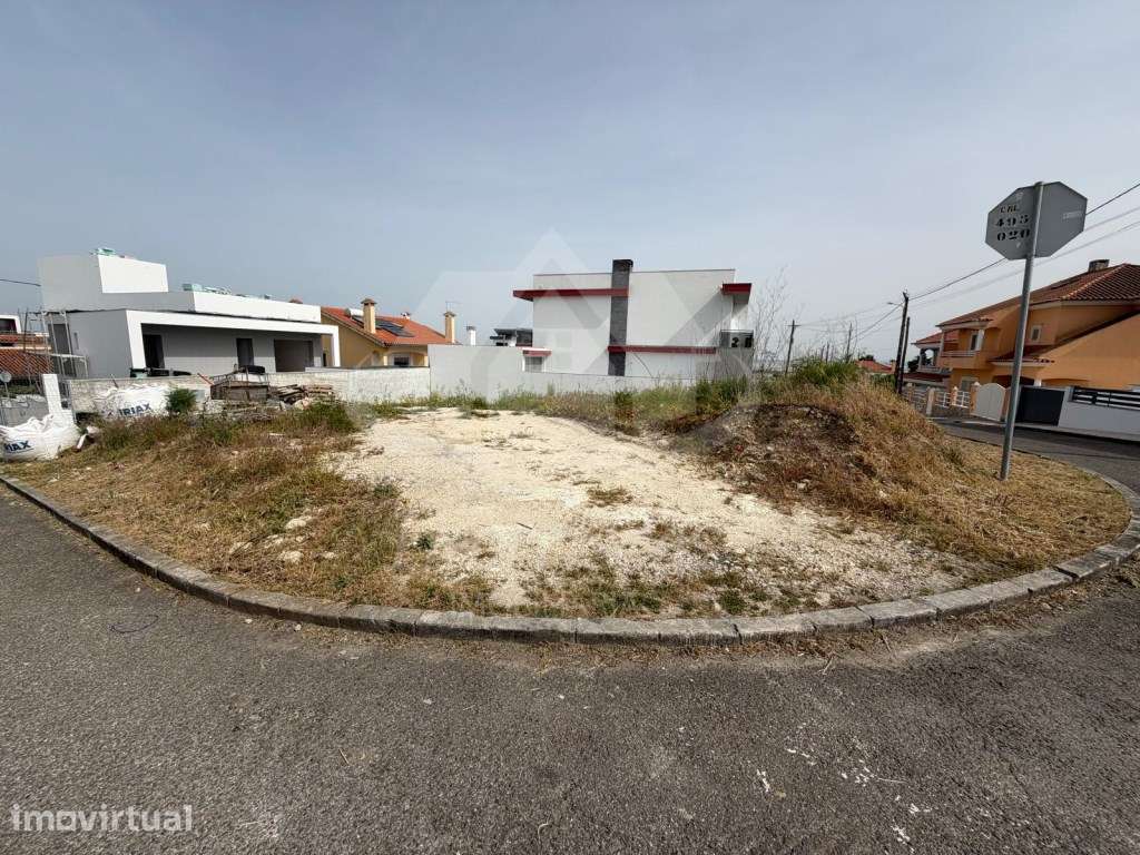 Moradia de luxo T5 em gaveto, Bairro da Primavera, Santa Iria Azóia - Grande imagem: 2/5