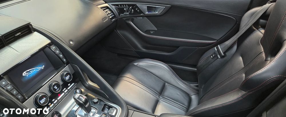 Jaguar F-Type R-Dynamic - 14