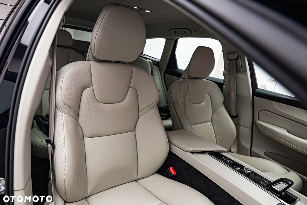 Volvo XC 60 B4 D AWD Momentum Pro - 10