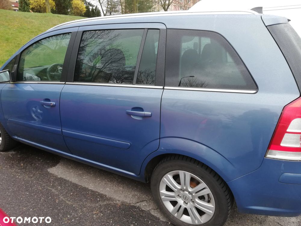 Opel Zafira 1.9 CDTI - 4