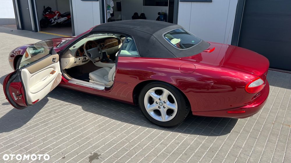 Jaguar XK8 - 8