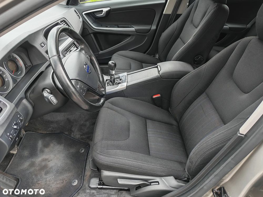 Volvo V60 DRIVe Kinetic - 26