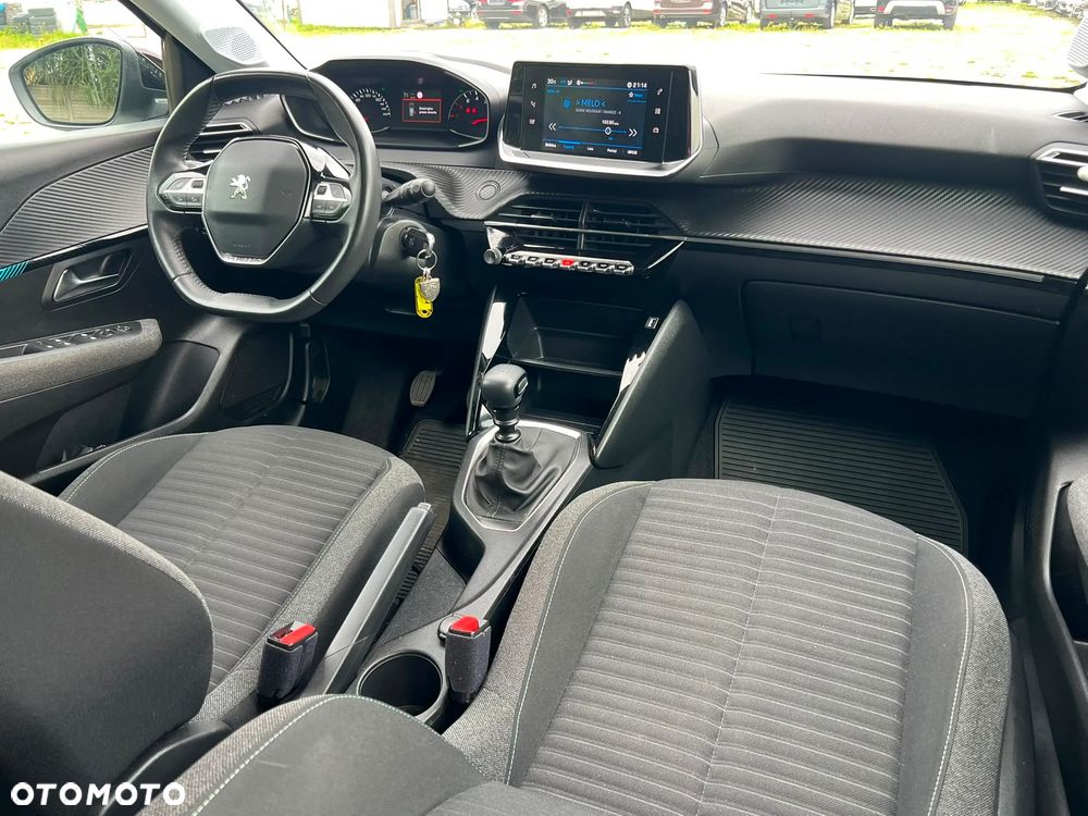 Peugeot 208 - 5