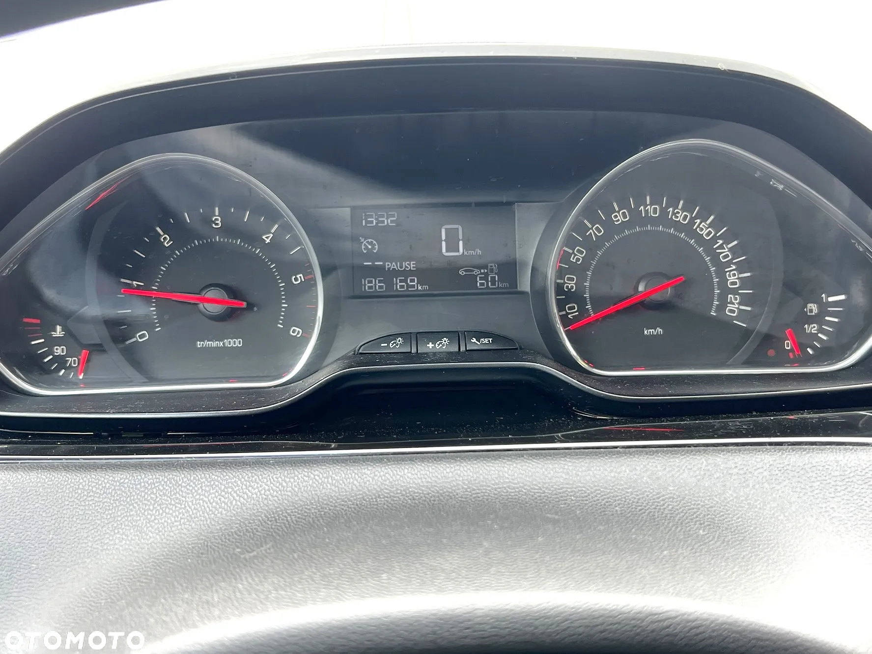 Peugeot 208 1.4 HDi Access - 23