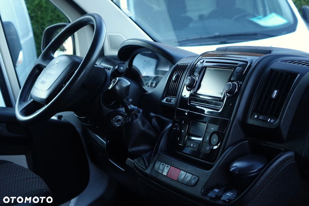 Peugeot Boxer 3-osobowy L4H2 najdłuższy - 9