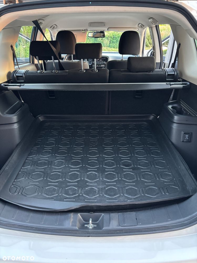 Mitsubishi Outlander 2.0 City Style 2WD - 24