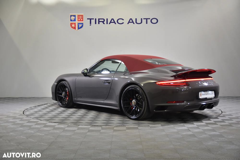 Porsche 911 Carrera 4 GTS PDK - 3