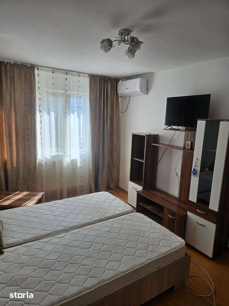 Inchiriem Garsoniera Zona Pistruiatu Radu Negru — fotografia 1