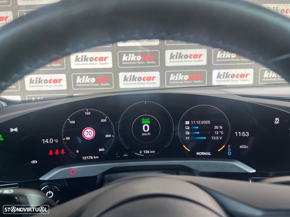 Porsche Taycan Standard - 31