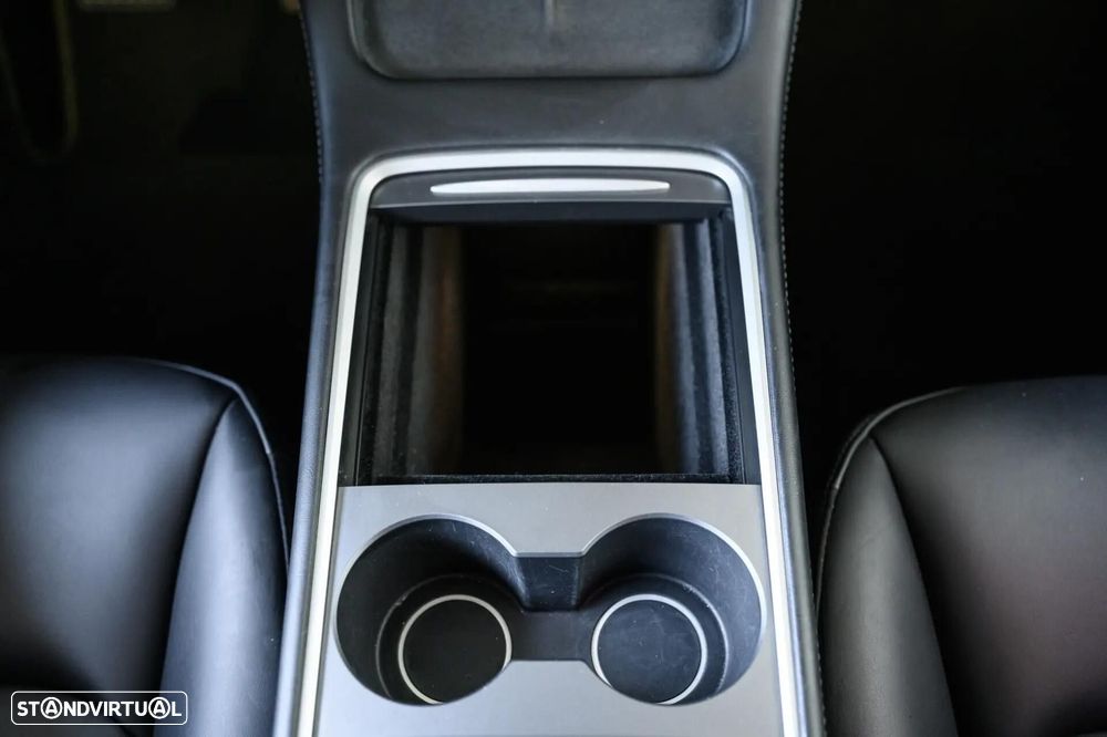 Tesla Model Y Long Range Dual Motor AWD - 46