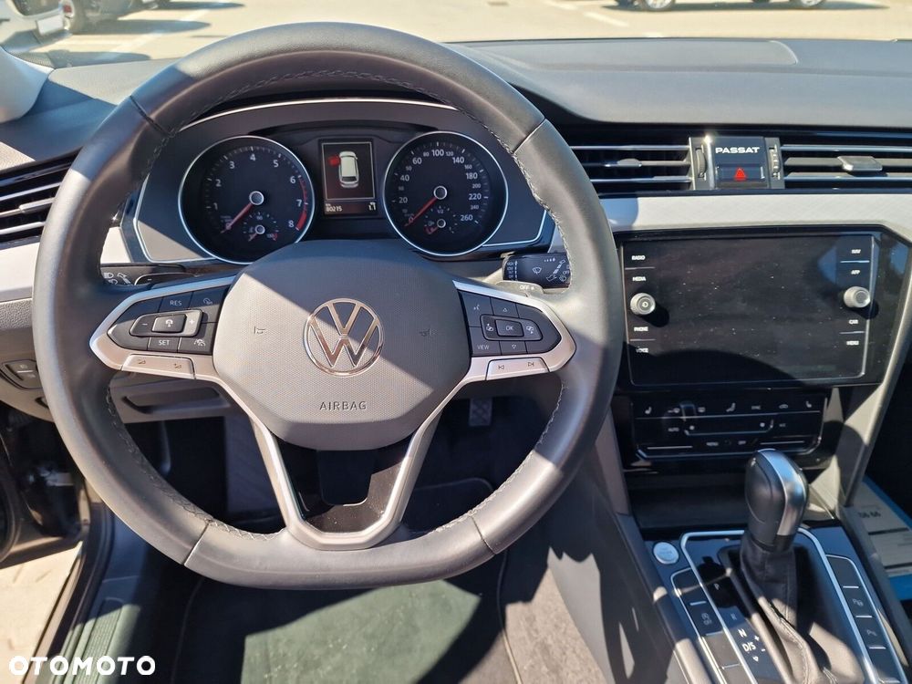 Volkswagen Passat - 16