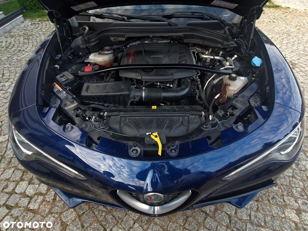 Alfa Romeo Stelvio 2.0 Turbo 16V AT8-Q4 Ti - 9