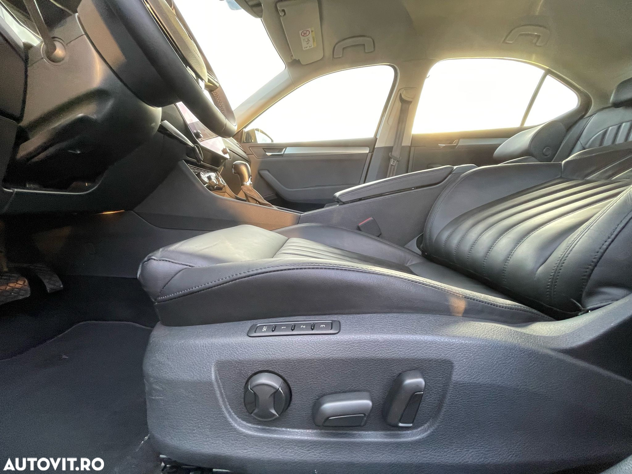 Skoda Superb 2.0 TDI DSG Premium Edition - 18