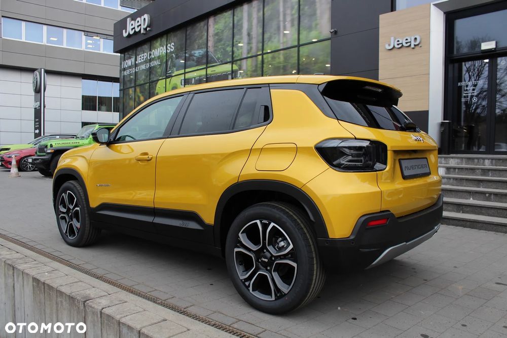 Jeep Avenger 1.2 T3 mHEV Summit FWD eDCT6 - 11