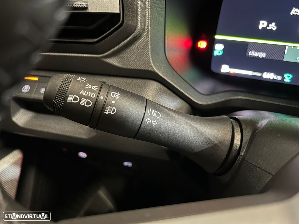 Dacia Bigster 1.8 Hybrid Journey - 35