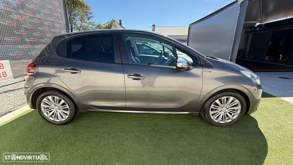 Peugeot 208 1.5 BlueHDi Signature - 4