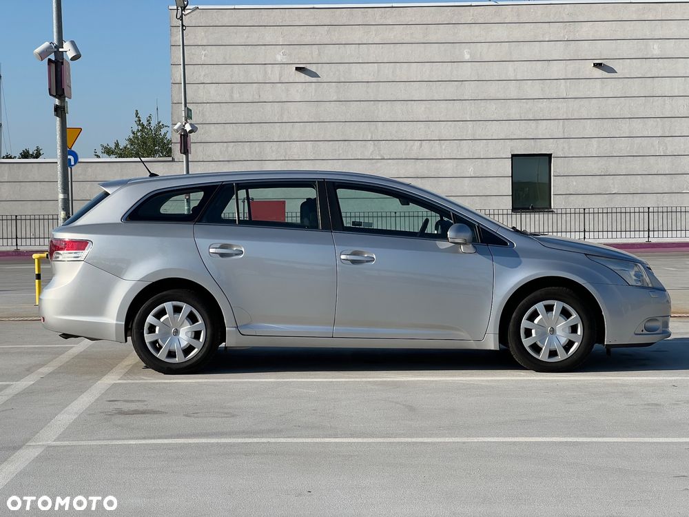 Toyota Avensis - 4