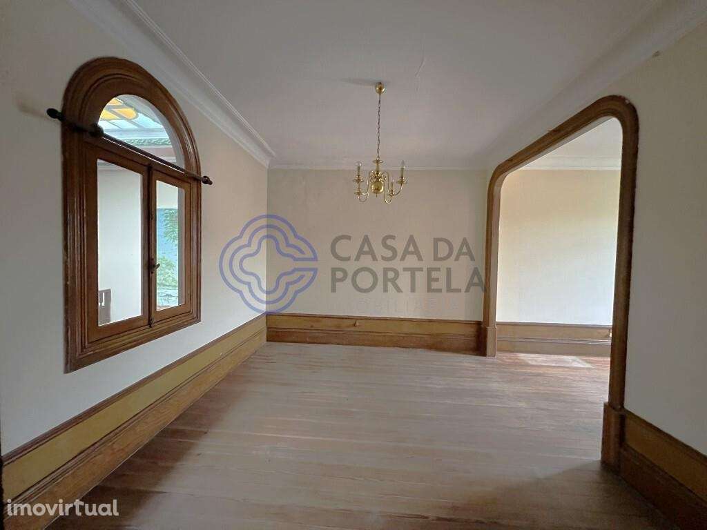 Prédio Palácio de Cristal - Grande imagem: 3/40