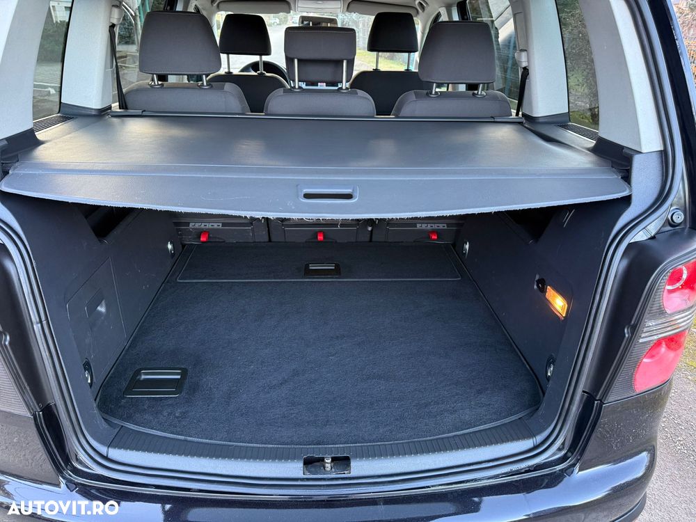 Volkswagen Touran 2.0 TDI DPF DSG Cross - 15