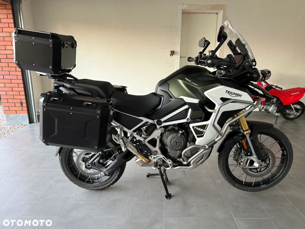 Triumph Tiger - 1