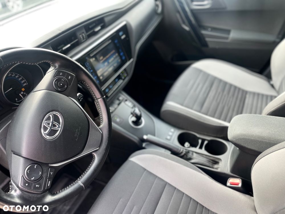 Toyota Auris - 13