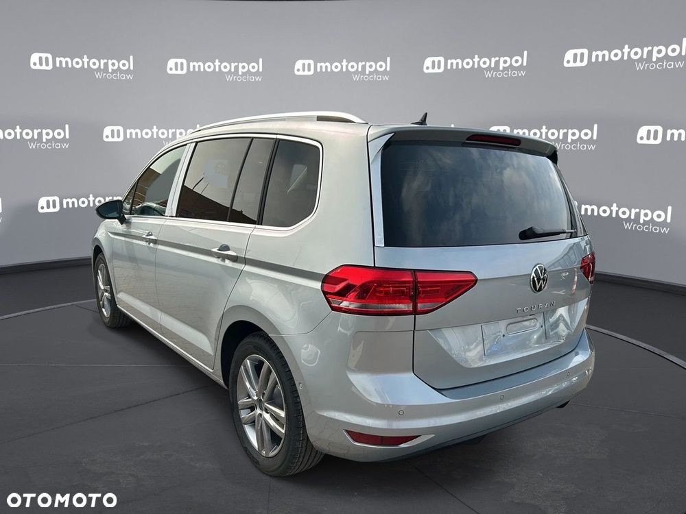 Volkswagen Touran - 8
