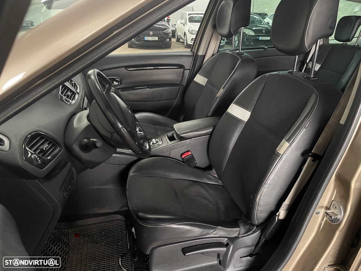 Renault Mégane Scénic - 5