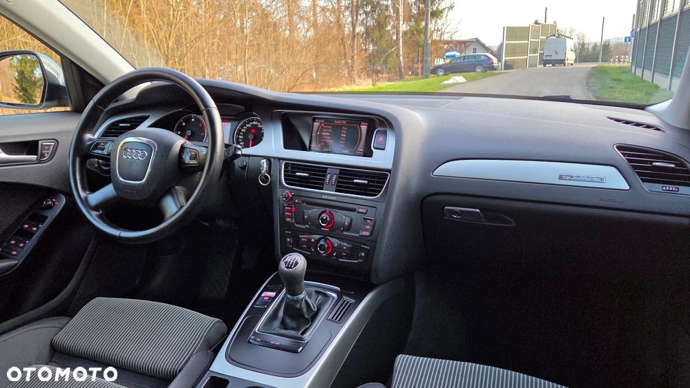 Audi A4 Avant 2.0 TDI DPF quattro - 27