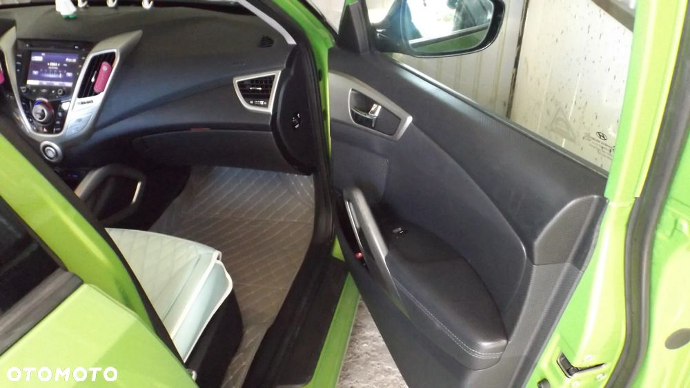 Hyundai Veloster 1.6 DCT Premium - 12