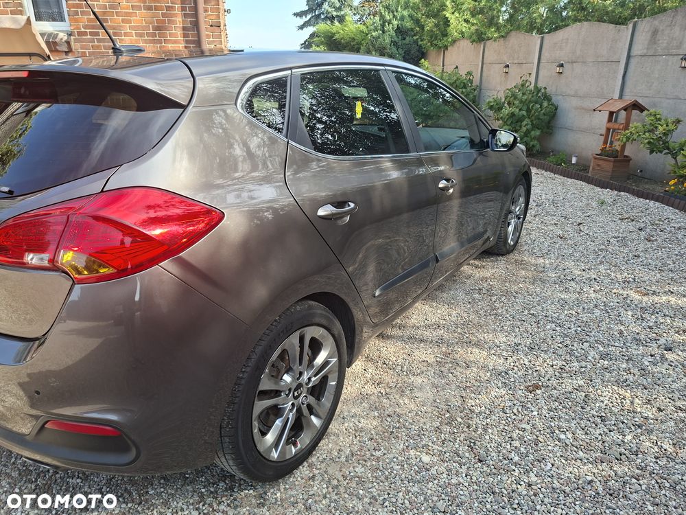 Kia Ceed 1.6 GDI DCT Platinum Edition - 6