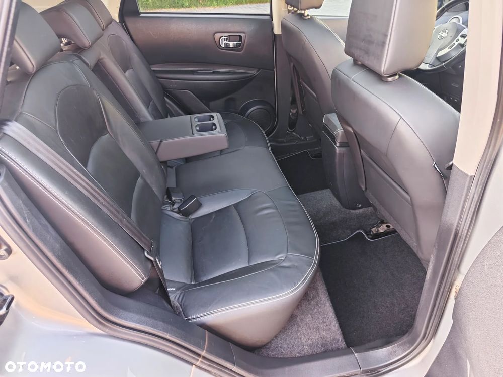 Nissan Qashqai 2.0 dCi 4 x 4 DPF tekna - 23