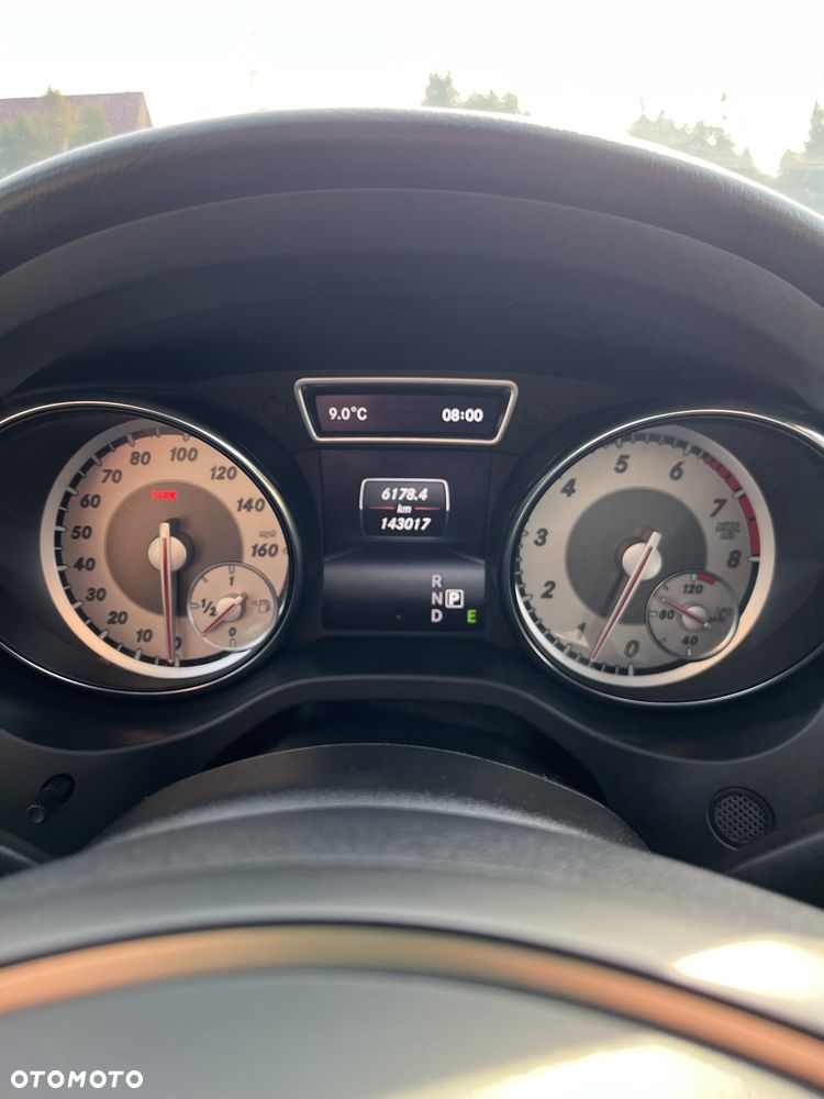 Mercedes-Benz CLA 250 4-Matic AMG Line - 9