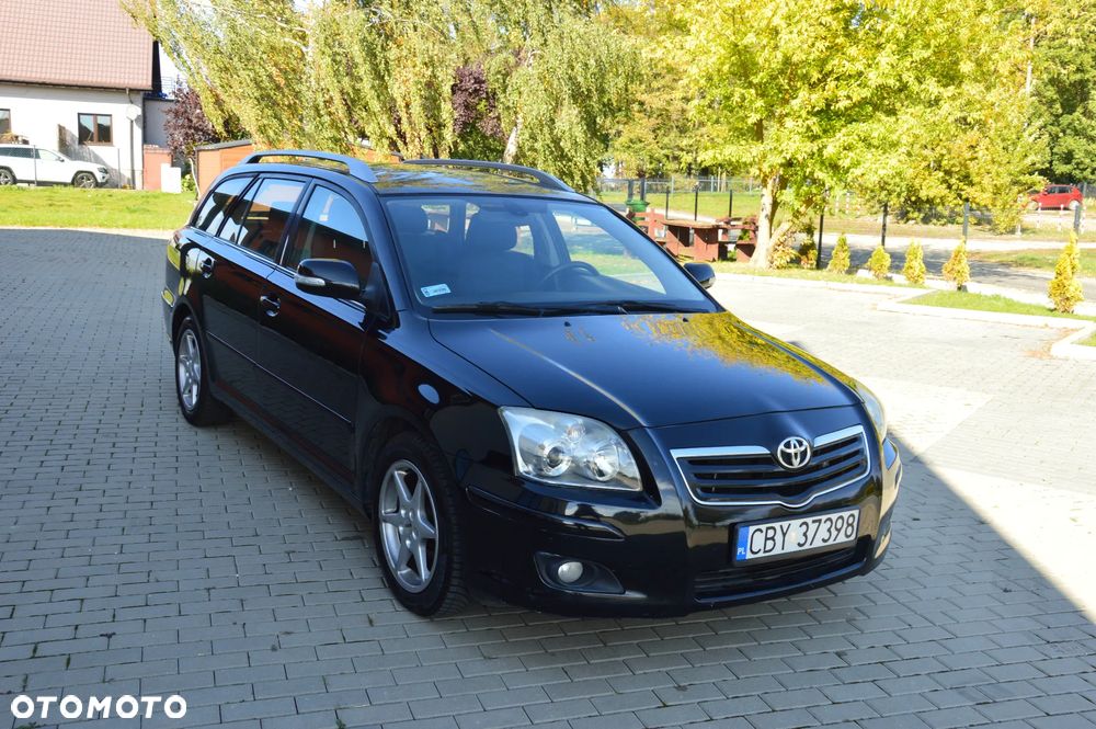 Toyota Avensis - 4