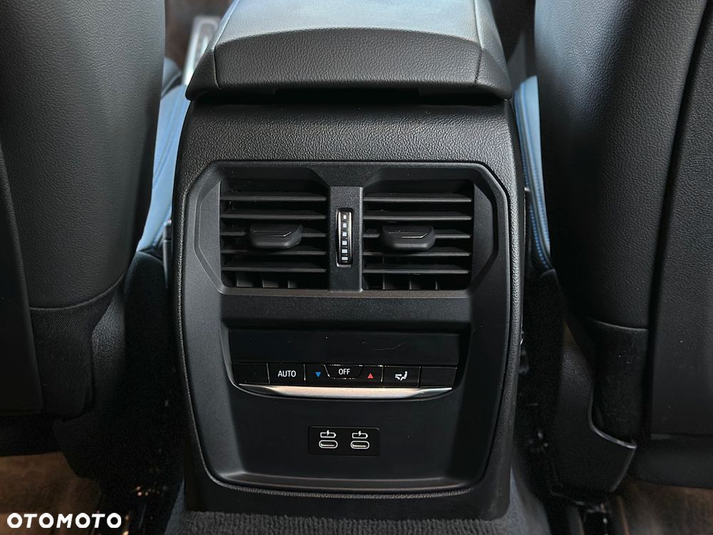 BMW Seria 3 318d M Sport - 34