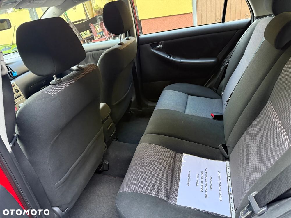 Toyota Corolla - 17