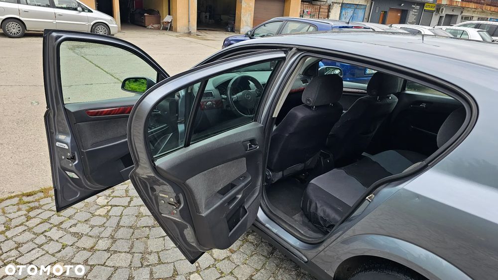 Opel Astra 1.6 Sport - 14