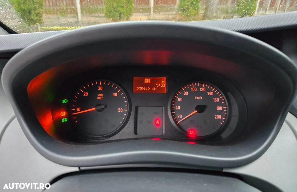 Opel Vivaro - 21