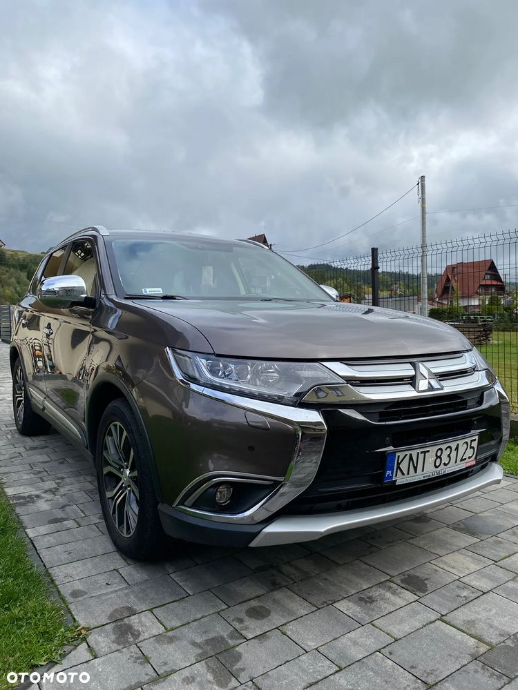 Mitsubishi Outlander 2.0 Intense + Navi 4WD CVT - 9