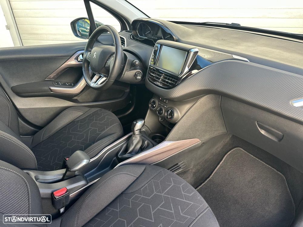 Peugeot 2008 - 12