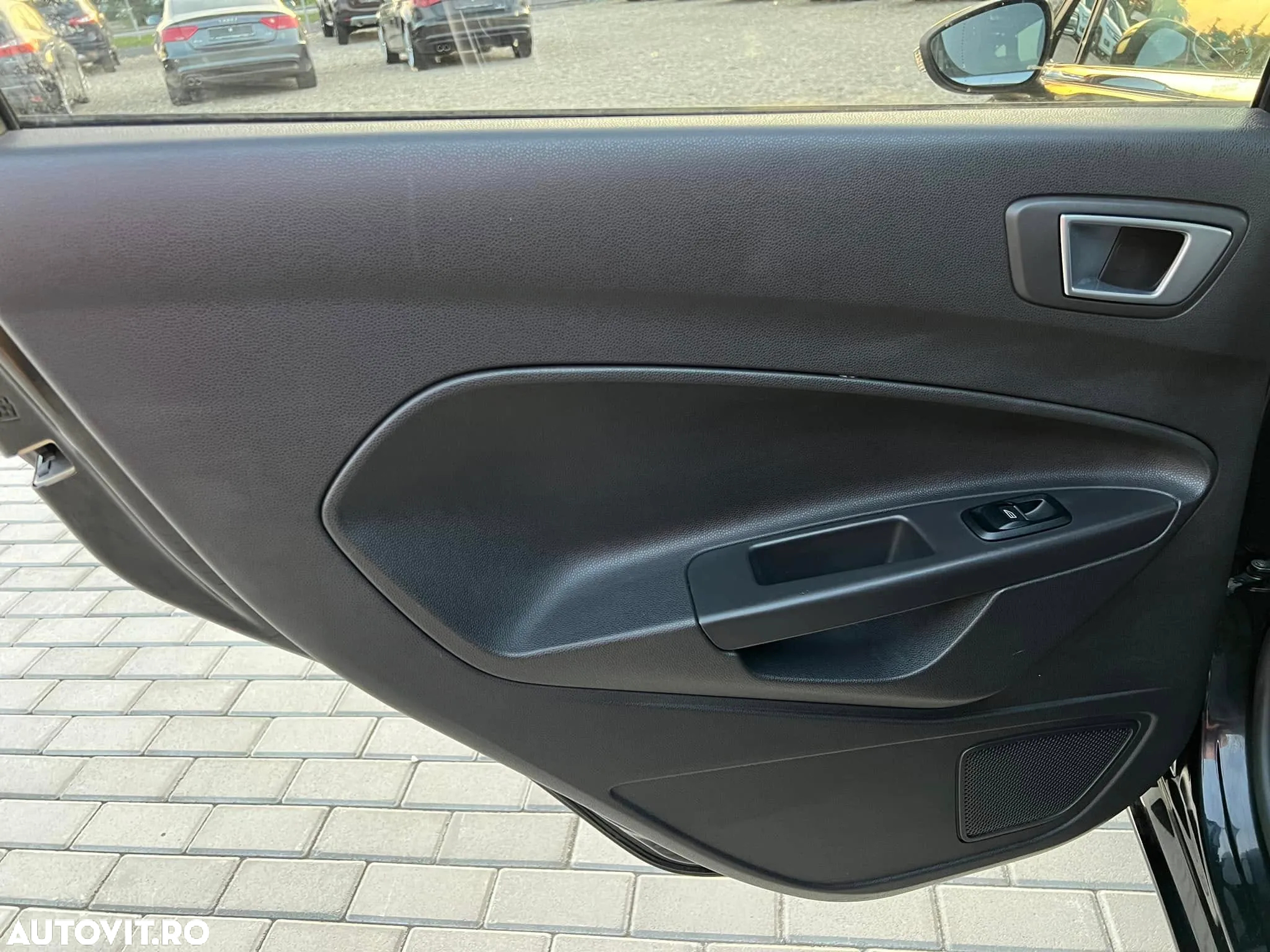 Ford Fiesta 1.5 TDCi DPF Titanium - 12