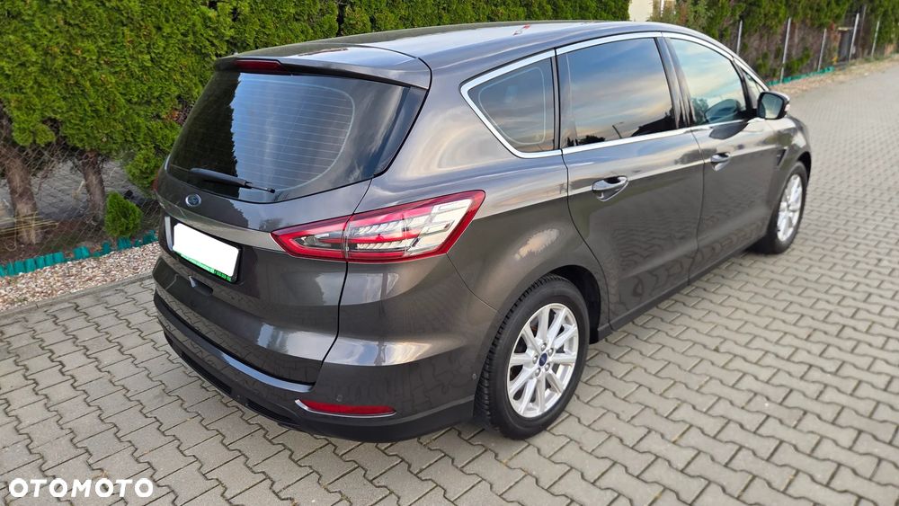 Ford S-Max - 11