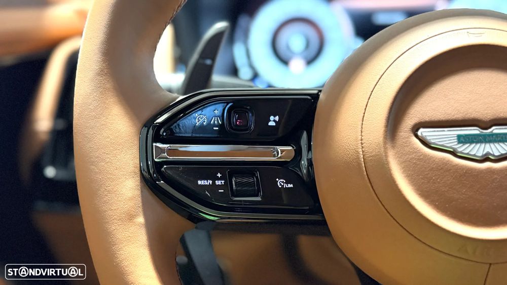 Aston Martin DBX 707 - 23
